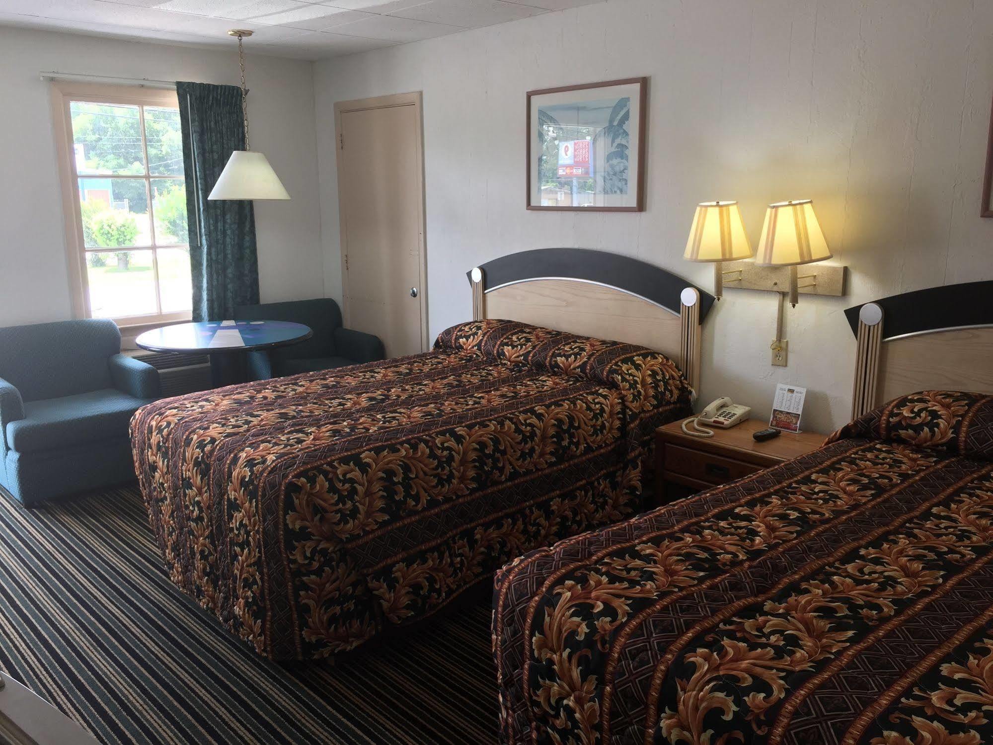 Scottish Inn And Suites ペリー エクステリア 写真