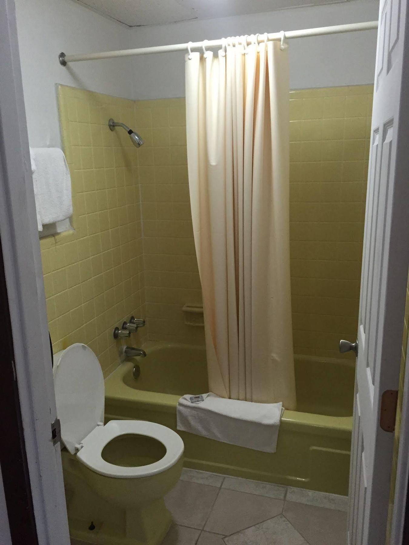 Scottish Inn And Suites ペリー エクステリア 写真