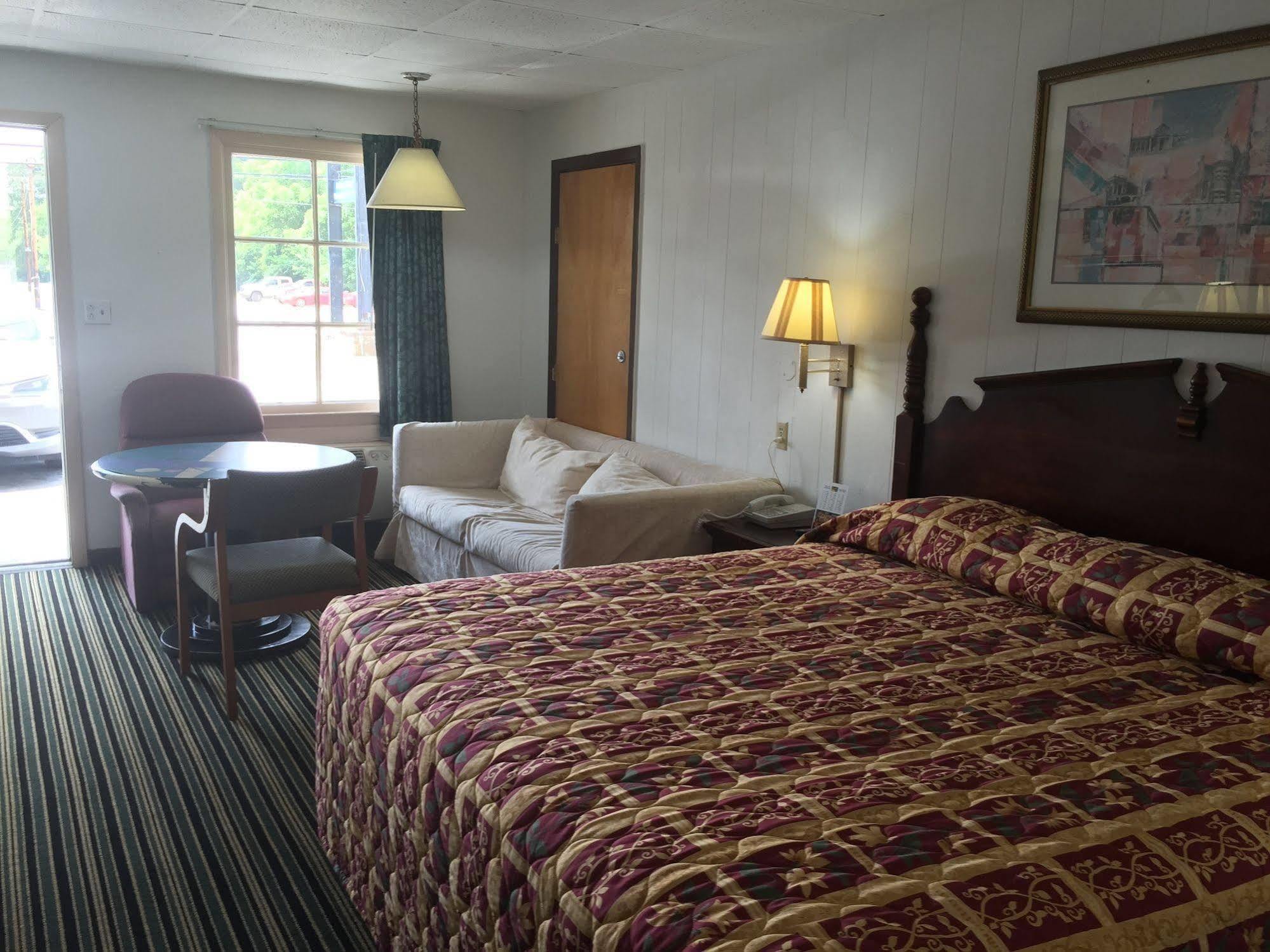 Scottish Inn And Suites ペリー エクステリア 写真